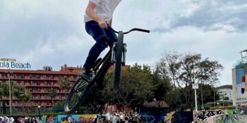El espectáculo de las BMX regresa este sábado a Fuengirola con la segunda edición de ‘Spring Jam’ en el Skate Plaza Ignacio Echeverría