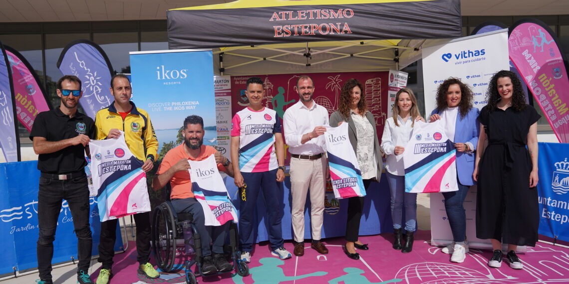 Presentada la camiseta oficial de la III Media Maratón Senda Litoral ‘Trofeo Ikos Andalusia’
