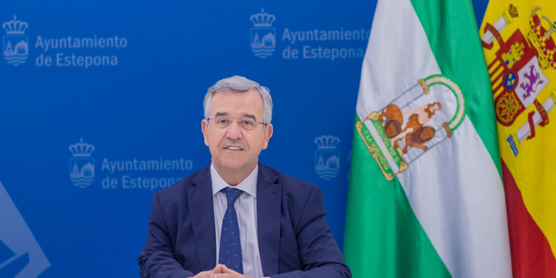 García Urbano lamenta que el Gobierno central se oponga al proyecto de un tren para la Costa del Sol