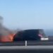 Un coche sale ardiendo en la AP-7 a su paso por Benalmádena