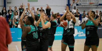 El CAB Estepona Jardín de la Costa del Sol se hace grande en casa y derrota al líder 66-56