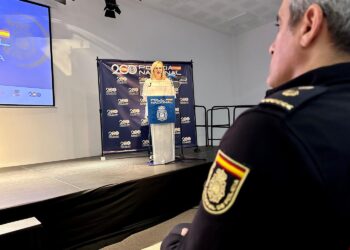 Fuengirola celebra una carrera solidaria de la Policía Nacional con motivo de su bicentenario