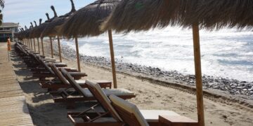 Empresarios hoteleros piden que se acelere la estabilización de las playas