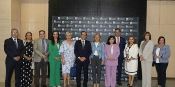 Marbella acoge el homenaje provincial a maestros, donde se reconoce a más de medio millar de docentes jubilados