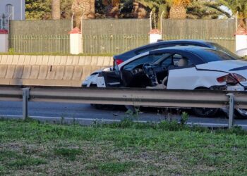 Al menos un herido en un aparatoso accidente en la A-7 en Sabinillas