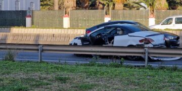 Al menos un herido en un aparatoso accidente en la A-7 en Sabinillas