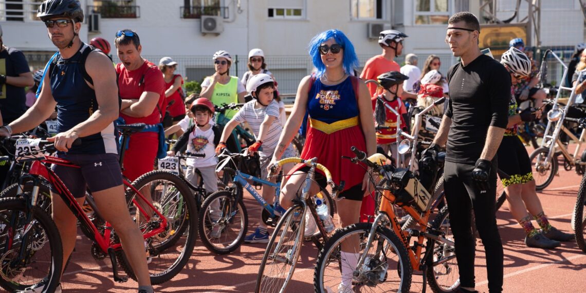 Benalmádena vive la Fiesta de la Bicicleta en una jornada llena de diversión y ocio en familia