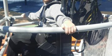 Mario ya disfruta de su columpio adaptado