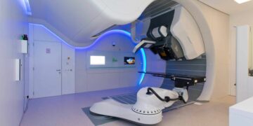 La sanidad pública contará con la primera máquina de prontoterapia contra el cáncer donada por Amancio Ortega