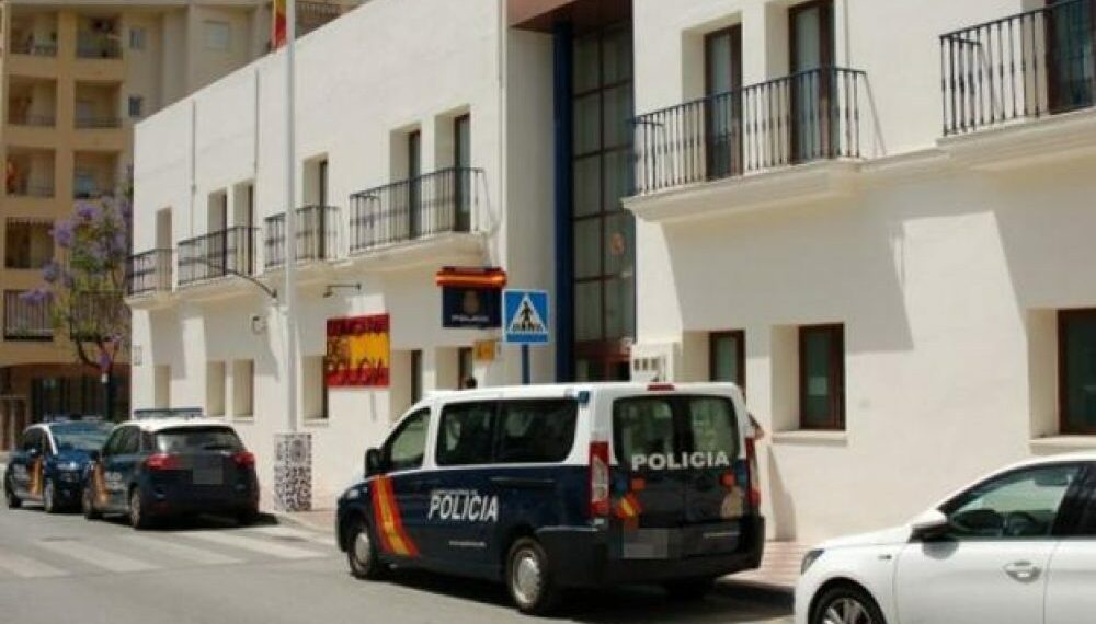 Buscan en Estepona a un hombre que agredió sexualmente a una joven en la playa