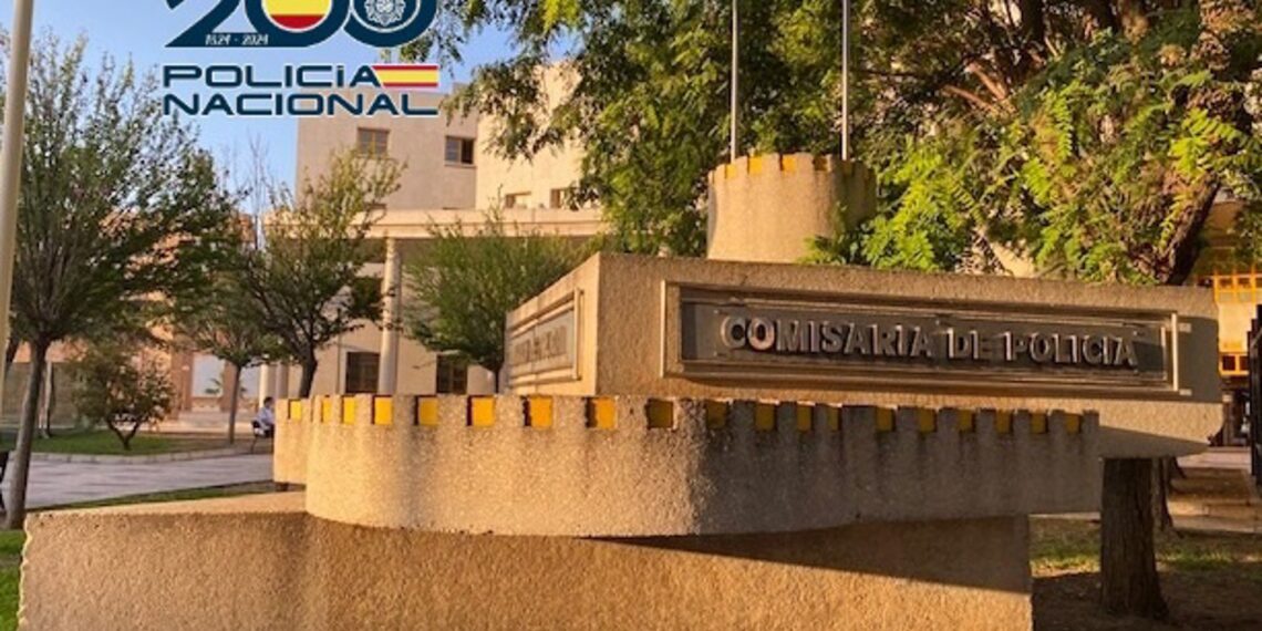 La Policía Nacional alerta de un tipo de estafa que se cobra una víctima diaria entre los comercios de Málaga