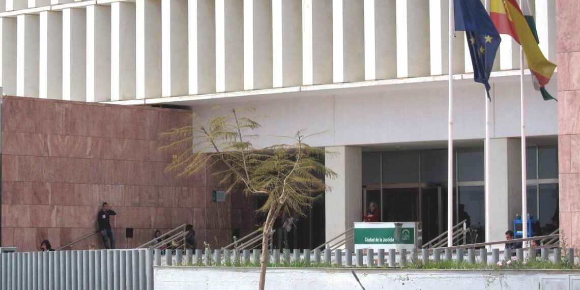 Piden 17 años de cárcel para un padre y su hijo por matar al nuevo novio de su exmujer