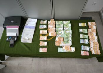 Cuatro detenidos por una estafa tras la venta de una parcela en Marbella