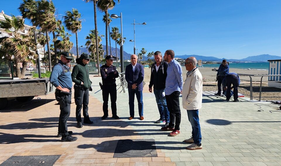 El Paseo Marítimo de Sabinillas, víctima de actos vandálicos antes de ser inaugurado
