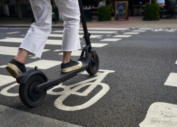 Autoescuelas piden que los conductores de patinetes estén obligados a realizar un curso de formación