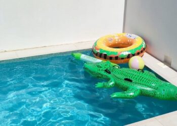 Alcaldesa de Marbella aboga por esperar a que baje grado de sequía para «una decisión conjunta» sobre piscinas