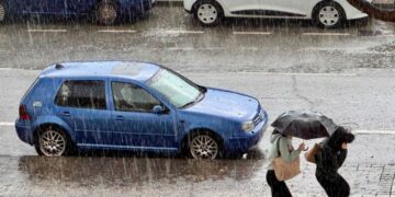 Una tormenta descarga por sorpresa este mediodía sobre la Costa del Sol