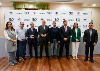 La Universidad y el CMMA usarán inteligencia artificial para predecir la llegada de medusas a la costa andaluza