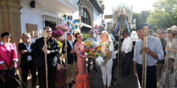 La Hermandad del Rocío inicia su camino hacia la aldea de Almonte