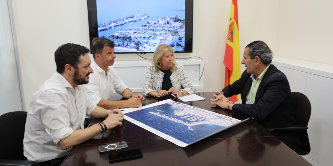 Ayuntamiento y Junta trabajan para prorrogar 25 años la concesión municipal del Puerto Deportivo Virgen del Carmen