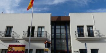 La Policía Nacional detiene en Estepona a seis hombres responsables de nueve robos en locales comerciales