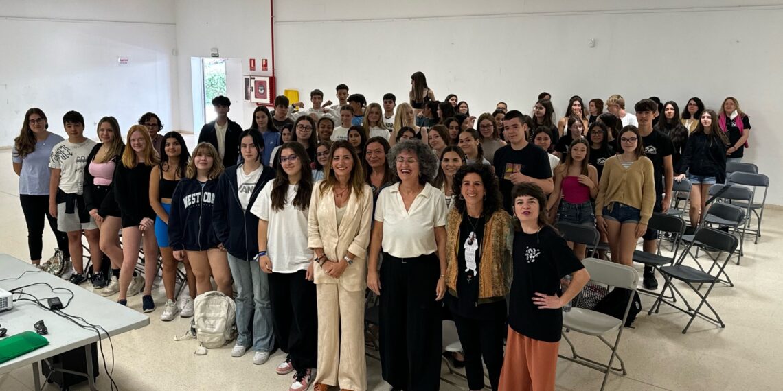 Ochenta alumnos y alumnas de secundaria de Mijas han sido formados como mediadores por la igualdad