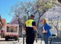 Fuengirola refuerza las labores de limpieza para combatir la floración y caída de las jacarandas