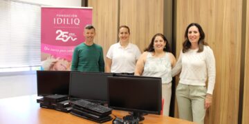 La Fundación Idiliq dona ordenadores para familias en situación de vulnerabilidad en Mijas