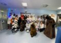 Personajes de la saga ‘Star Wars’ han visitado a niños y mayores ingresados en el Hospital Universitario Costa del Sol