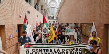 Estudiantes protestan en Málaga por «el fin del genocidio»: «Todos somos Palestina»