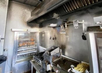 Una freidora provoca un incendio en la cocina de un local en Manilva