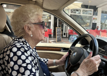 «Me decían que era muy adelantada»: Isabel Gómez, la primera conductora en Fuengirola