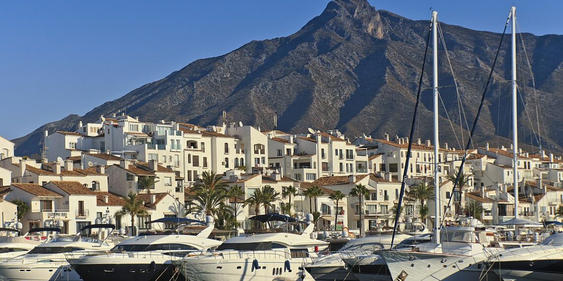 Detenido un joven de 27 años por una presunta agresión sexual a una mujer en Marbella