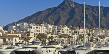 Detenido un joven de 27 años por una presunta agresión sexual a una mujer en Marbella