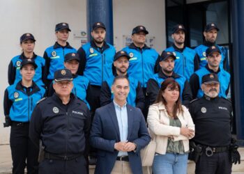 Comienzan su labor los informadores municipales de Playas para velar por cumplir las ordenanzas