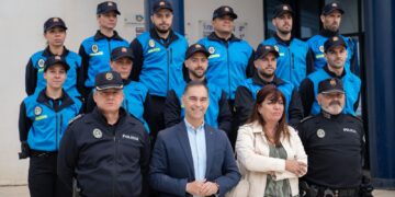 Comienzan su labor los informadores municipales de Playas para velar por cumplir las ordenanzas