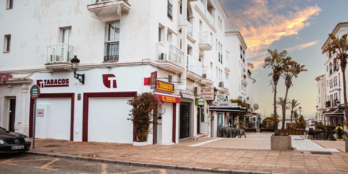Alimentación, joyería y punto de la ONCE: Así es el ‘Estanco del Puerto’ en el Castillo de la Duquesa