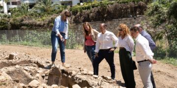 Lara supervisa los avances en los trabajos para la recuperación total de la Villa Romana de Torremuelle