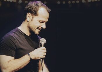 El cómico Ángel Martín lleva a Torremolinos su show «Punto para los locos»