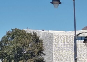 El hombre atrincherado en el ayuntamiento de Estepona abandona finalmente el edificio