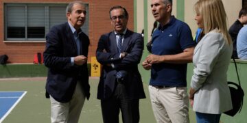 El IES Mediterráneo emprende la reparación  de las fisuras aparecidas en su muro y fachada