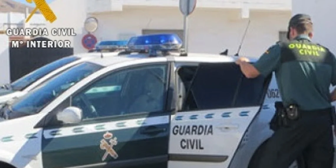 Un hombre se atrinchera con un arma de fuego en una vivienda de Campillos