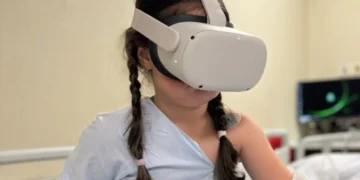 Unas gafas de realidad virtual para aliviar la ansiedad de los niños que pasan por el quirófano
