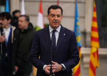 Juanma Moreno expresa su apoyo a las enfermeras: «Seguimos trabajando sin descanso para fortalecer el sistema público de salud»