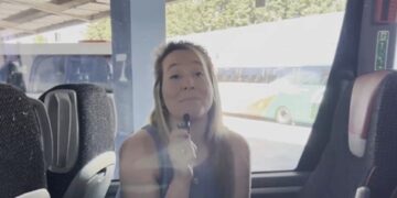 El PP se va de «odisea» en transporte público para reivindicar la necesidad del tren de la costa