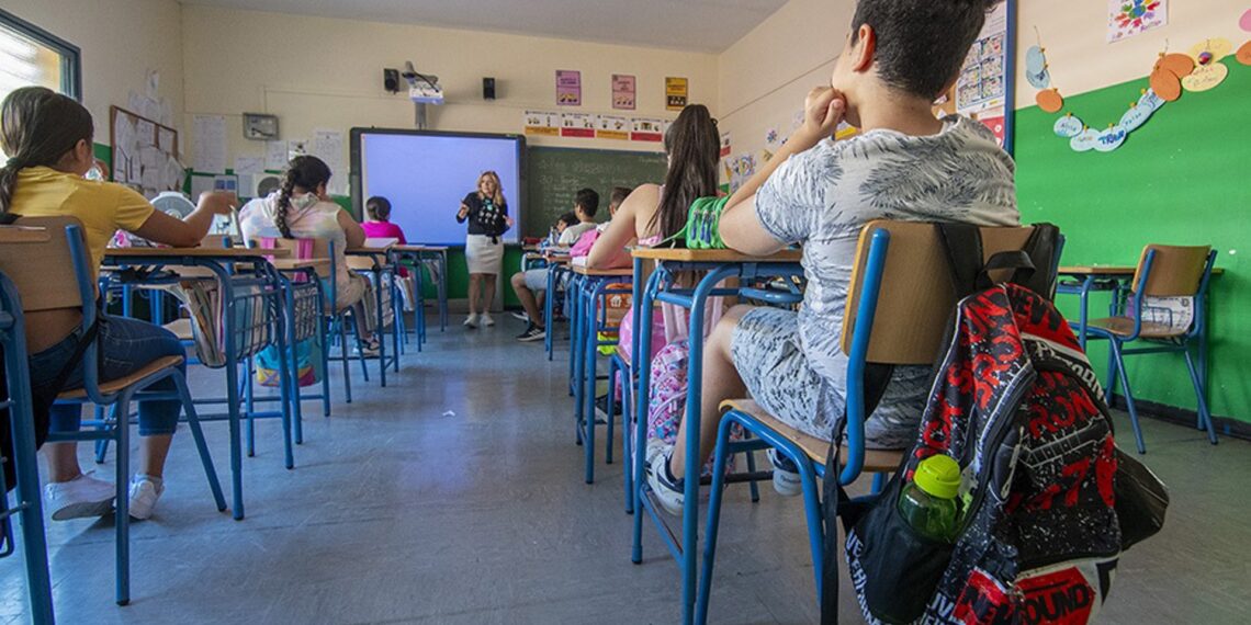 La Junta ‘repescará’ a profesores jubilados para labores de apoyo voluntarias y no remuneradas en los centros