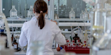 Crean un biosensor capaz de detectar la hepatitis C en muy poco minutos