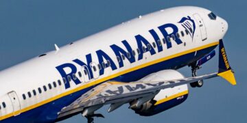 Multa de 150 millones de euros a cuatro compañías lowcost por cobrar el equipaje de cabina