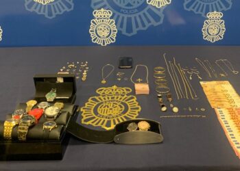 Detienen en Málaga a la trabajadora de un «compro oro» y a su pareja por simular un robo con violencia