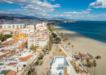El Ayuntamiento de Estepona limita las actuaciones de los artistas callejeros